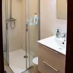 Cozy In With Full Kitchen 5 Minutes From The *