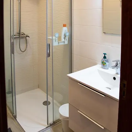 Cozy Twin With Private Bathroom - Full Kitchen *