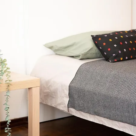Cozy Twin Room With Private Bathroom - Full Kitchen *