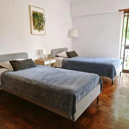 Cozy Twin With Private Bathroom - Full Kitchen