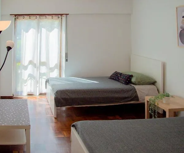 Cozy In With Full Kitchen 5 Minutes From The Séjour chez l'habitant Cascais