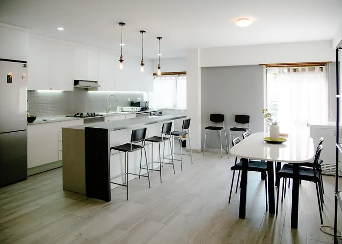 Pansiyon Cozy In With Full Kitchen 5 Minutes From The Cascais